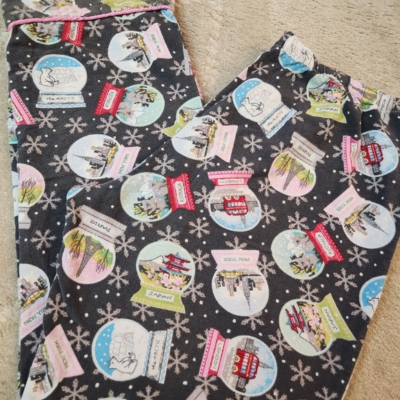 Cozy Snow Globe Print Womens Pajama Pants Snowflake Flannel XL - Picture 6 of 7